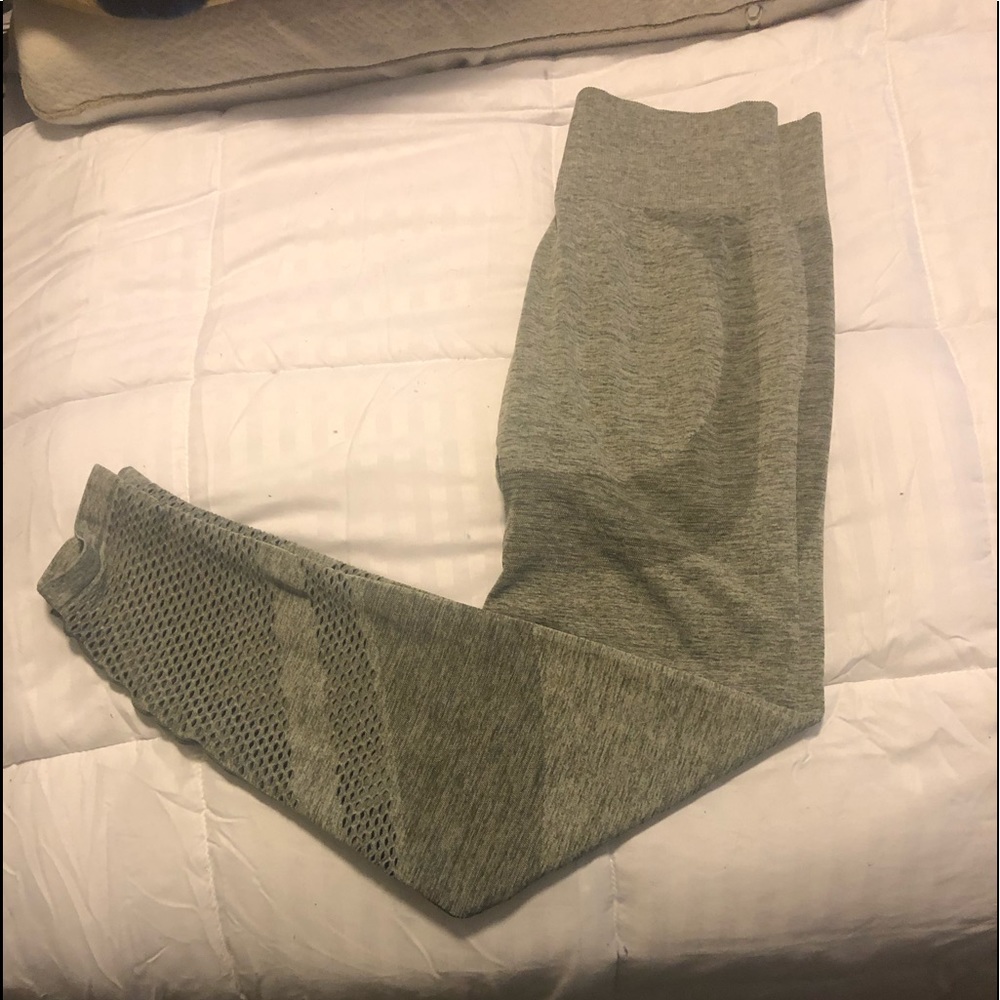 Seamless workout tights